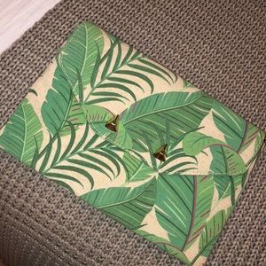 Stella and dot clutch